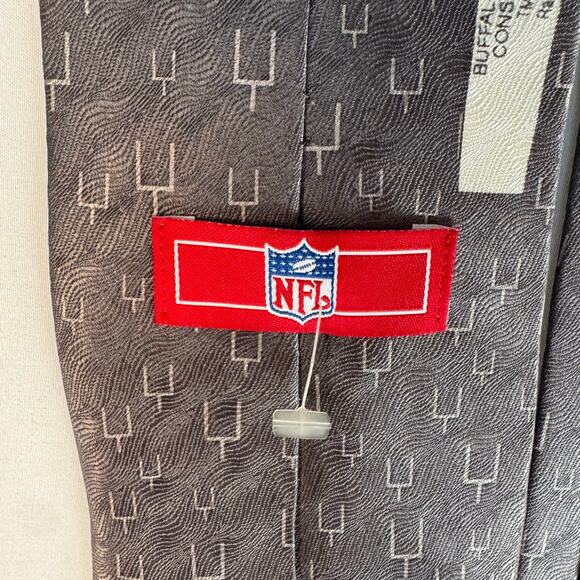 Vintage 2003 Buffalo Bills Silk Tie Gray NFL Football Made in USA Y2K Retro EUC - Picture 4 of 6